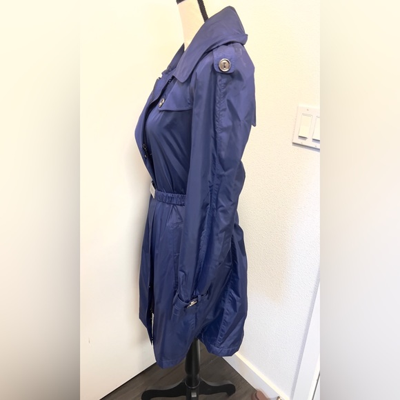 New without tag Burberry nylon purplish blue long trench coat with belt size 6 - Picture 3 of 16